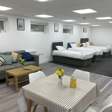 Huge Studio Close To City Centre With Free Secure Parking Leeds  Extérieur photo