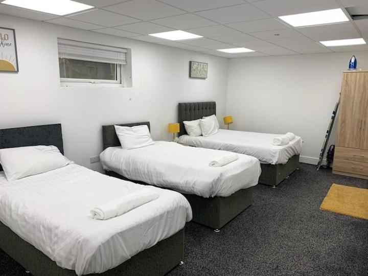 Huge Studio Close To City Centre With Free Secure Parking Leeds  Extérieur photo